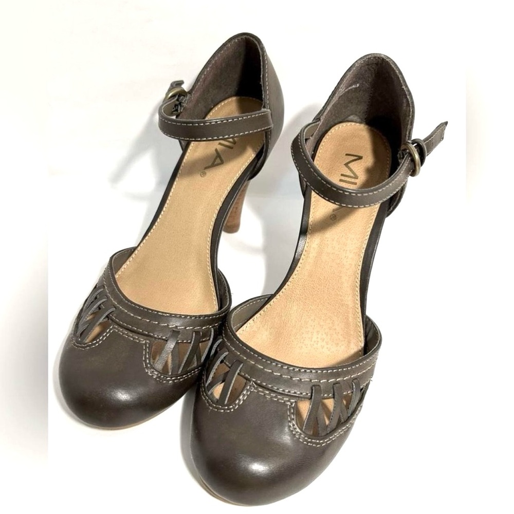 MIA Heels - Picture 3 of 11
